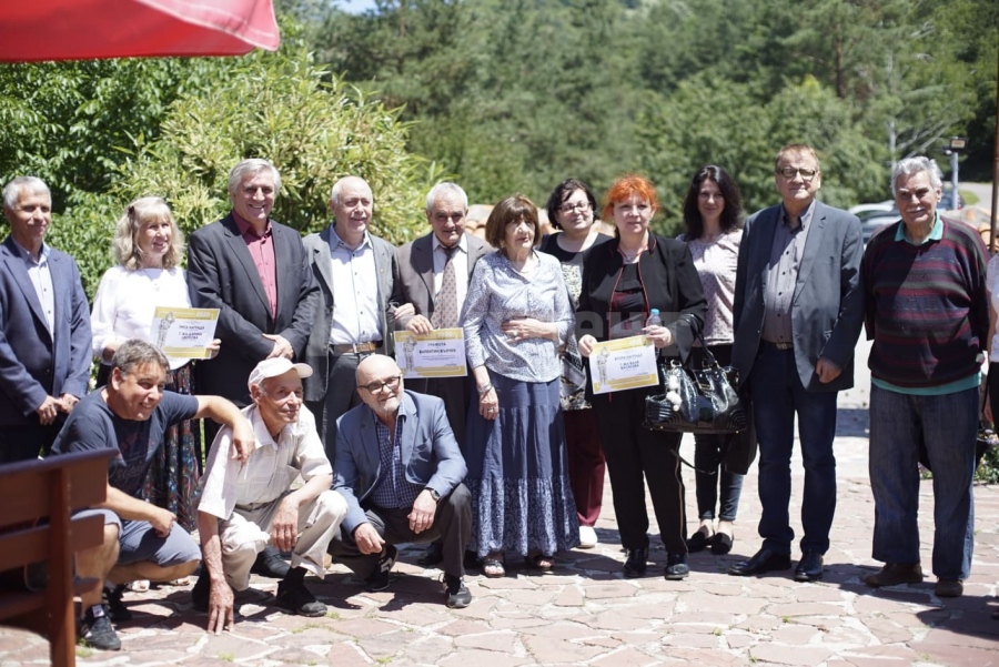 Наградиха призьорите в IX Национален литературен конкурс за разказ „Дядо Йоцо гледа” 